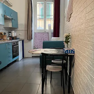 Apartment Violet 27 